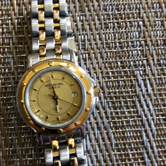 Accessories - Raymond weil women used watch